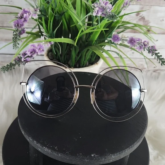 Fashion Sunglasses, round with wire rims!!! - Picture 1 of 3